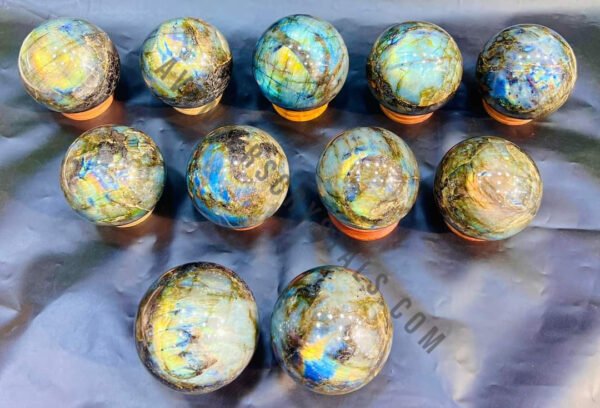 Wholesale Labradorite Gemstone Spheres Balls